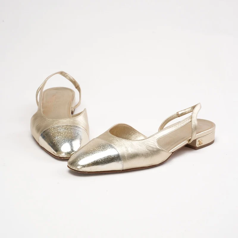 Chanel Gold Cap Toe CC Slingback-Ballerinas, Größe 38