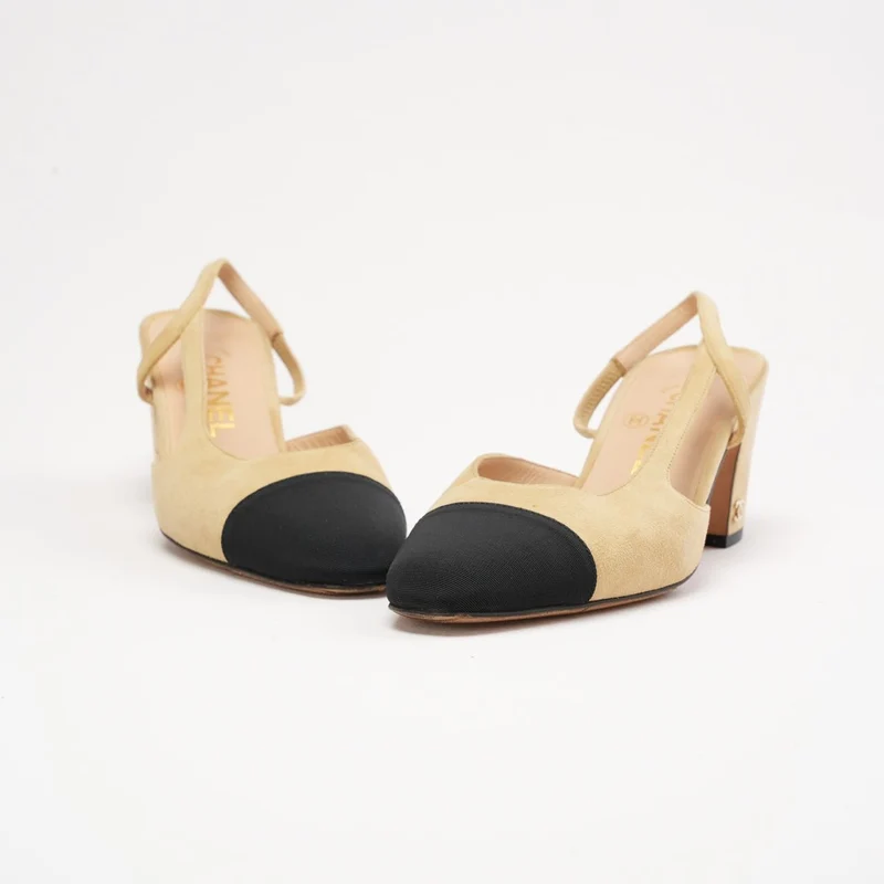 Chanel Slingback-Pumps mit schwarzer Kappe und CC-Logo, Größe 37.5