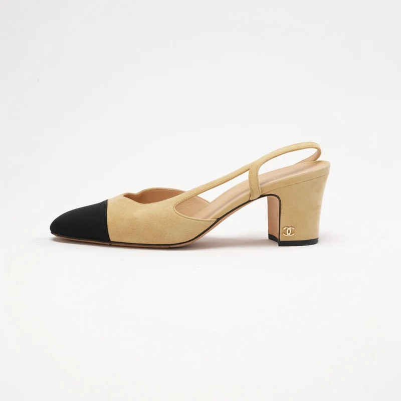 Chanel Slingback-Pumps mit schwarzer Kappe und CC-Logo, Größe 37.5