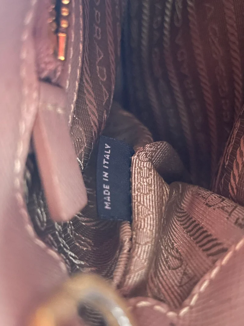 Prada Saffiano Lux Galleria Mittelgroße Einkaufstasche mit doppeltem Reißverschluss, Cammeo Beige