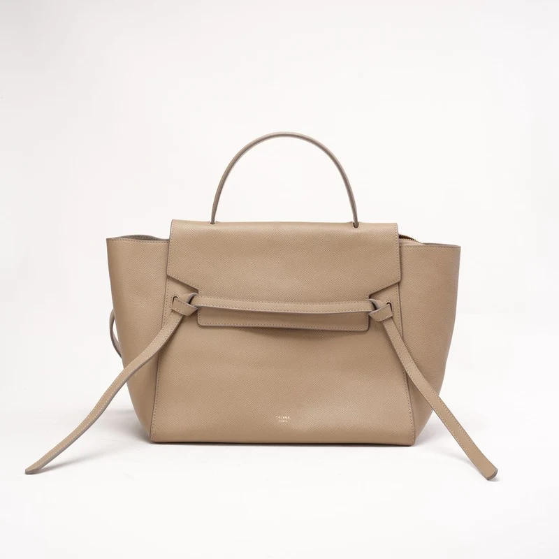 Celine Mini Belt Bag aus helltaupefarbenem genarbtem Kalbsleder