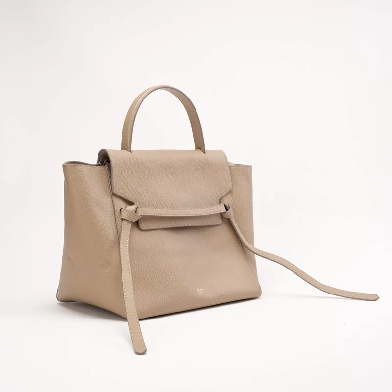 Celine Mini Belt Bag aus helltaupefarbenem genarbtem Kalbsleder