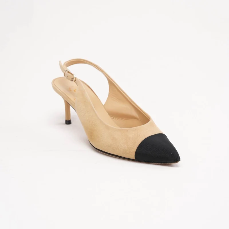 Chanel Slingback-Pumps aus beigefarbenem Wildleder und schwarzem Ripsband mit spitzer Kappe und CC-Logo, Größe 36.5