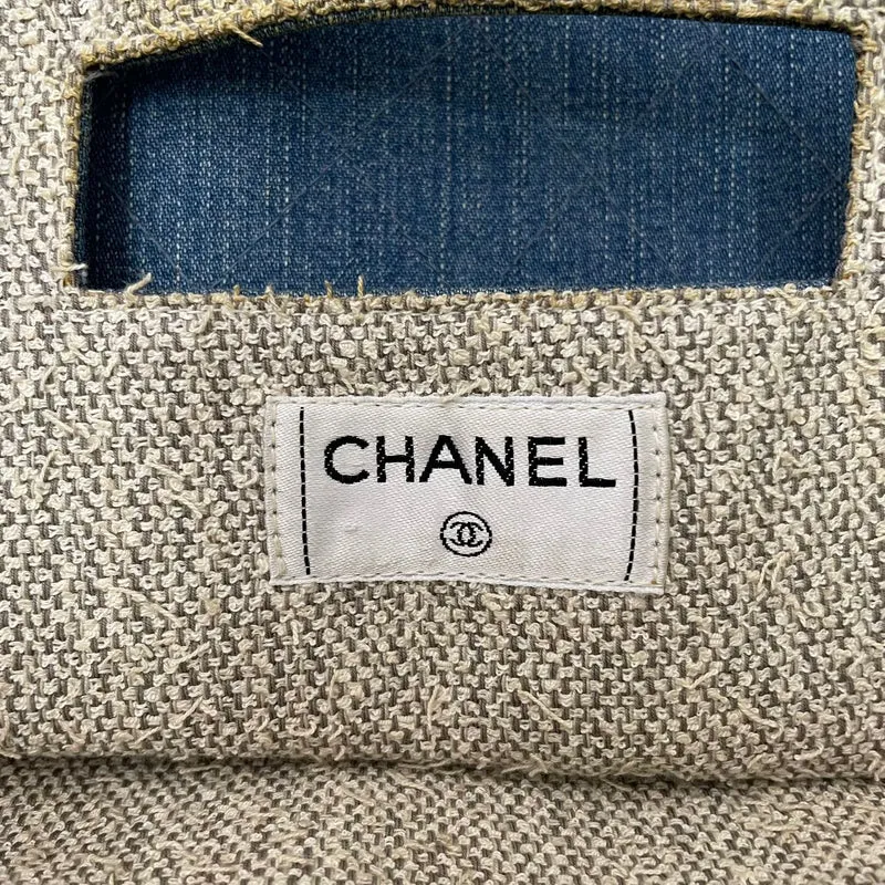 Chanel Vintage 1998 Denim Clutch mit überlappendem Griff und Cutout-Details, Blau, 1998