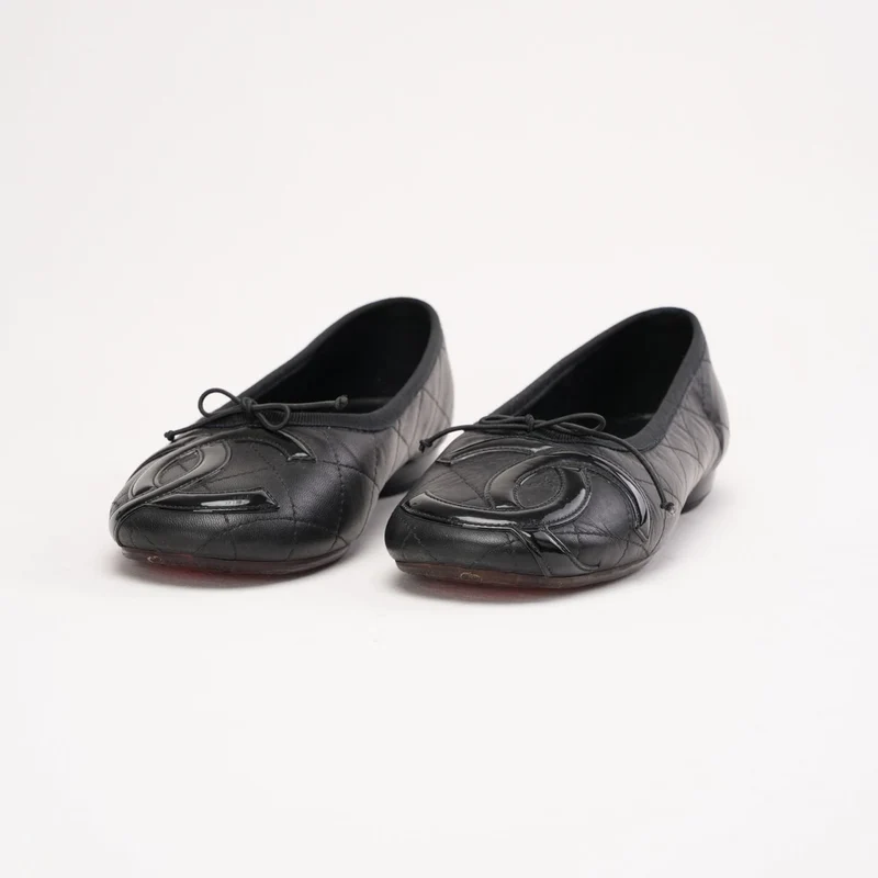 Chanel Schwarze CC Cambon gesteppte Lammleder-Ballerinas 35