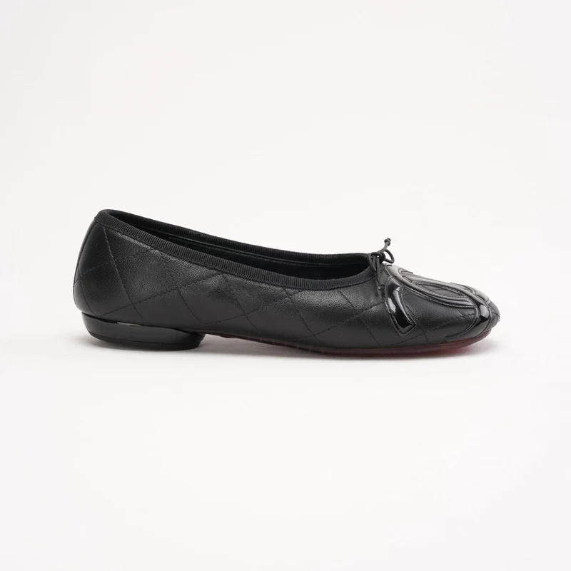 Chanel Schwarze CC Cambon gesteppte Lammleder-Ballerinas 35