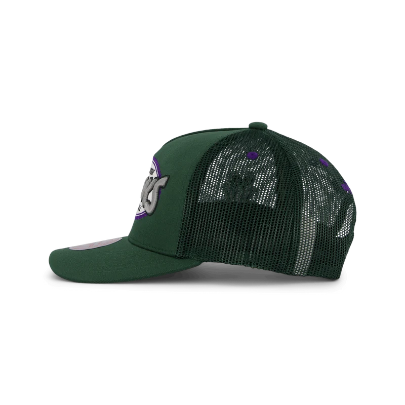 Bucks Team Seal Trucker HWC