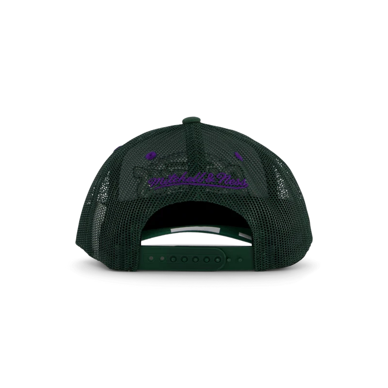 Bucks Team Seal Trucker HWC