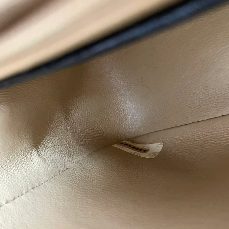 Chanel Vintage Classic Zweifarbige Mini Square Flap Tasche, Lammbeige, 1991