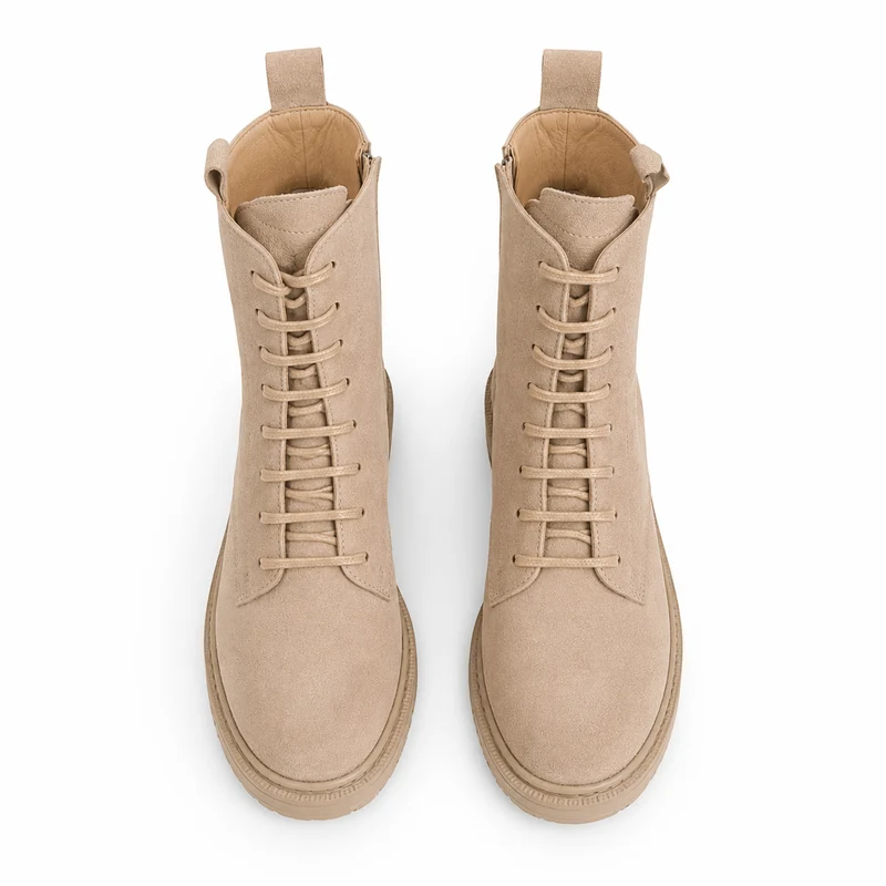 Dusty Rusty Boots – Damen Ankle Boots Sand Wildleder Flach