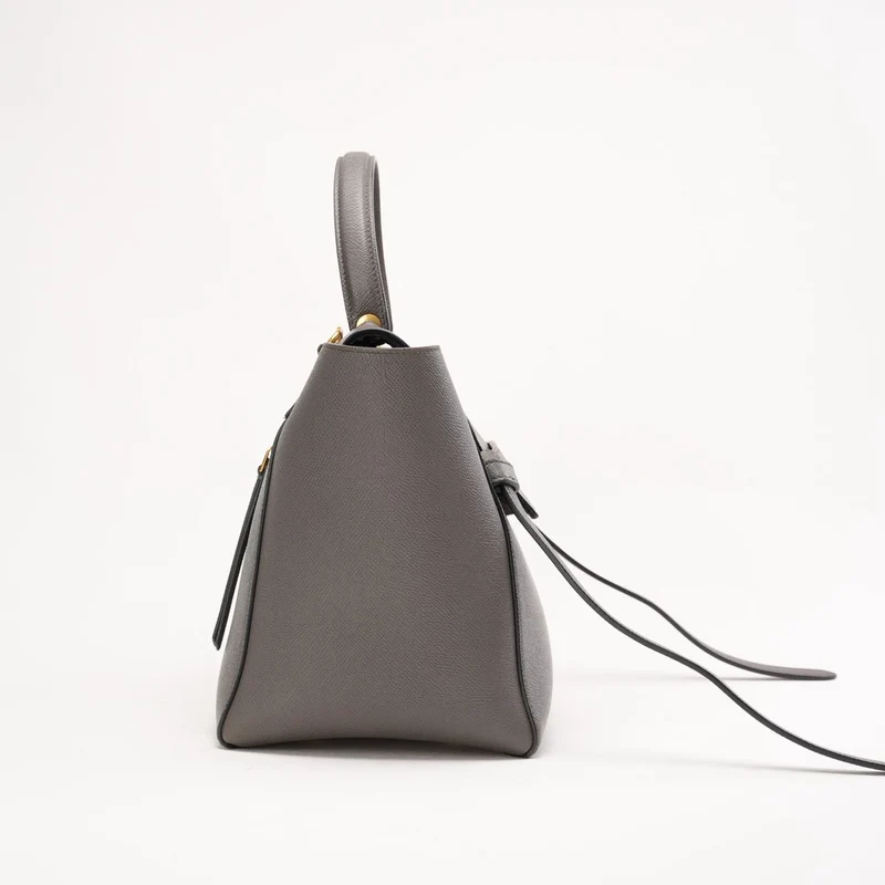 Celine Mini Belt Bag aus grauem genarbtem Kalbsleder mit goldfarbenen Beschlägen, 2019