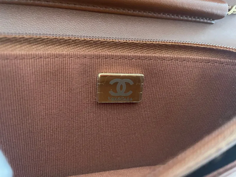 Chanel Classic Wallet on Chain (WOC) aus karamellfarbenem Lammleder
