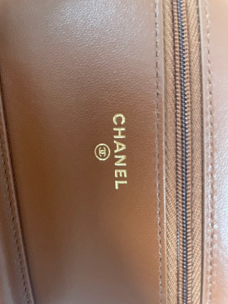 Chanel Classic Wallet on Chain (WOC) aus karamellfarbenem Lammleder