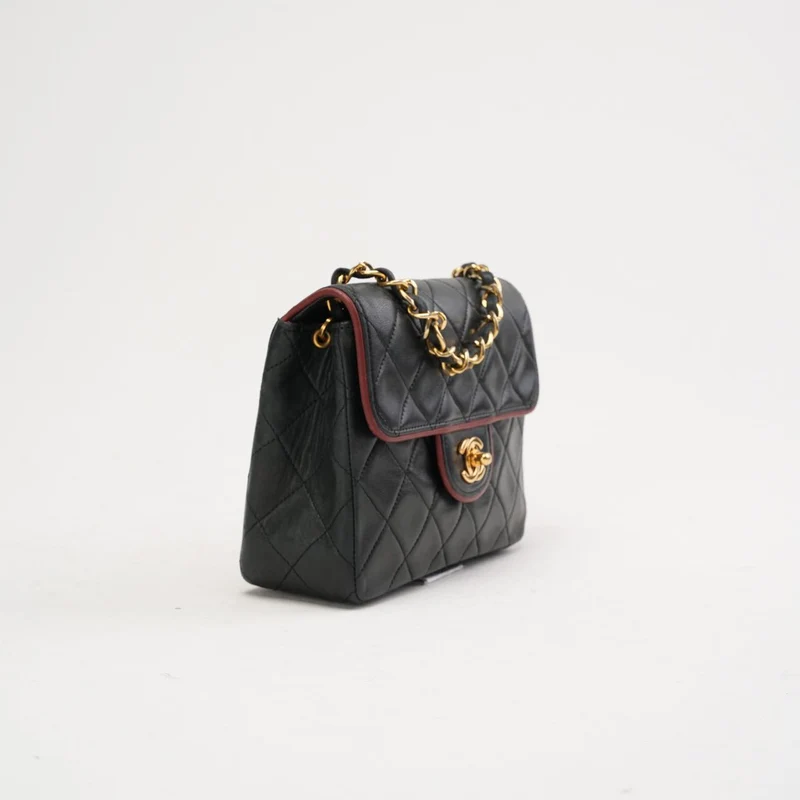 Chanel Vintage Mini Timeless Flap, Schwarz und Burgunderrot, 1991