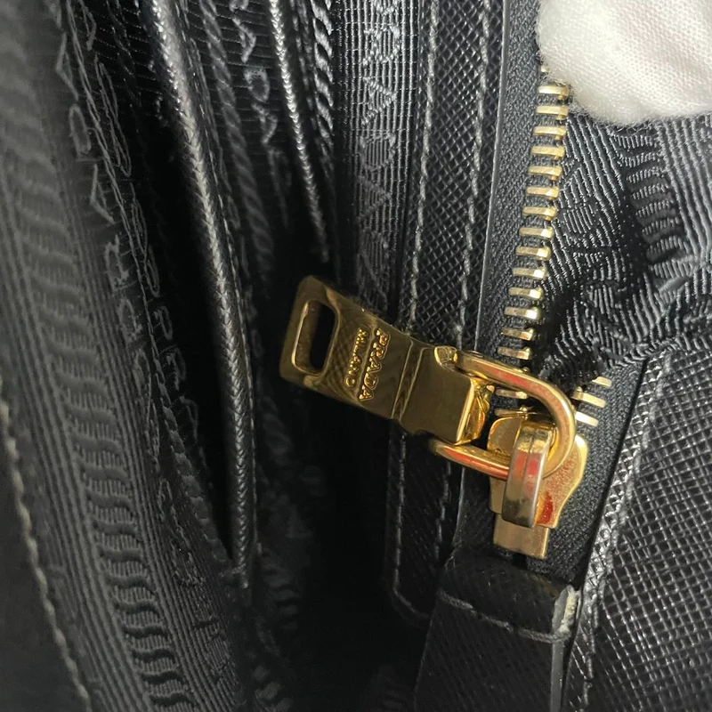 Prada Saffiano Medium Galleria Zip Tote Leder Schwarz