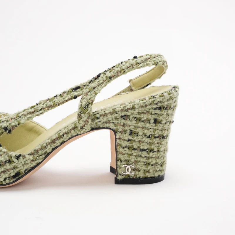 Chanel Slingback-Sandalen, Tweedgrün, schwarzes Lackleder, Kappe, Größe 39