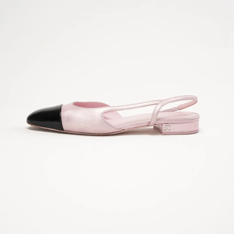 Chanel Slingback-Ballerinas mit CC-Logo in Hellrosa/Schwarz, Größe 38