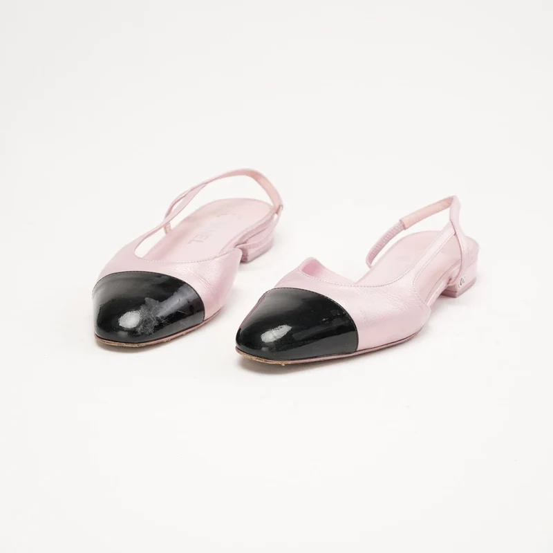 Chanel Slingback-Ballerinas mit CC-Logo in Hellrosa/Schwarz, Größe 38