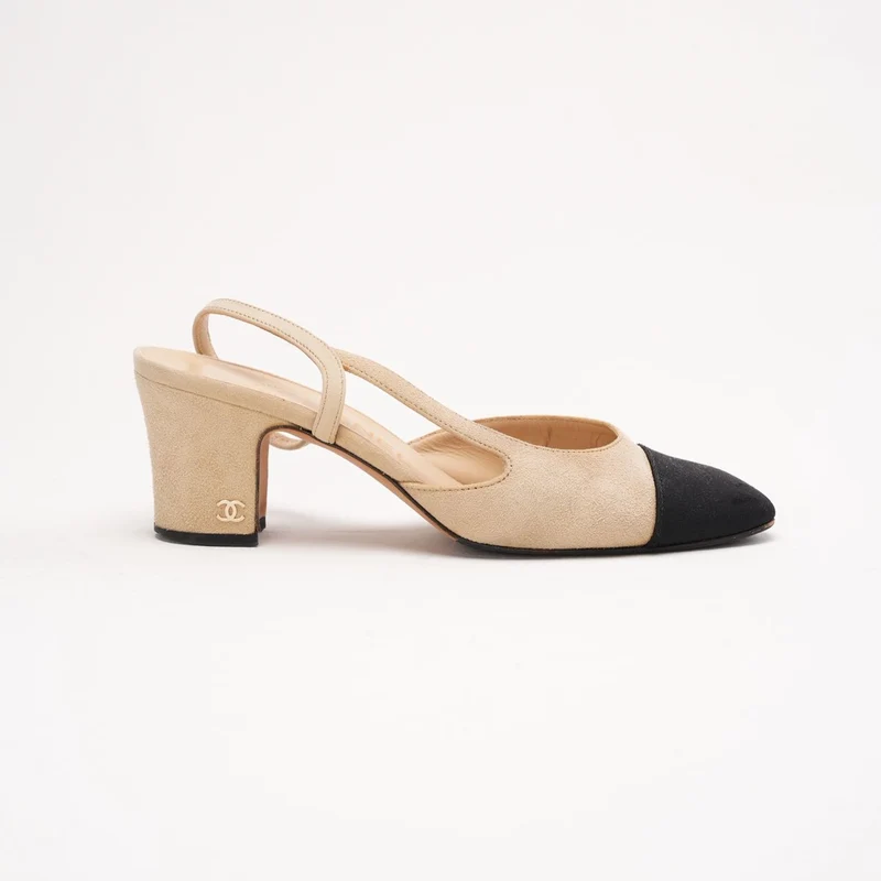 Chanel Slingback-Pumps aus beigefarbenem Ziegenleder und schwarzem Ripsband, Größe 36.5