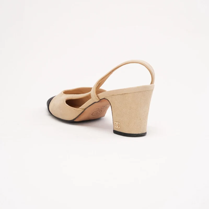 Chanel Slingback-Pumps aus beigefarbenem Ziegenleder und schwarzem Ripsband, Größe 36.5