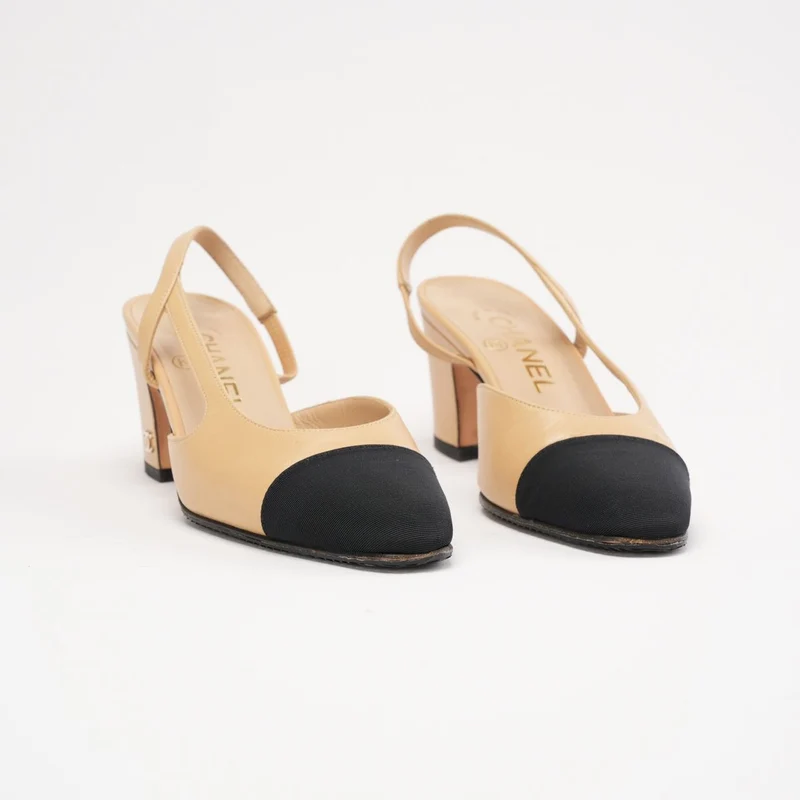 Chanel Slingback-Pumps mit Kappe, schwarz/beige, Größe 35 C