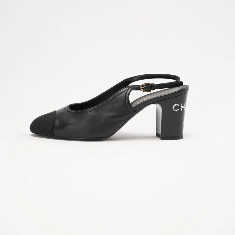 Chanel Slingback mit Strasssteinen an der Ferse, Schwarz, Größe 39C