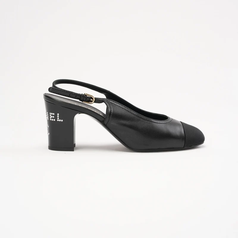 Chanel Slingback mit Strasssteinen an der Ferse, Schwarz, Größe 39C