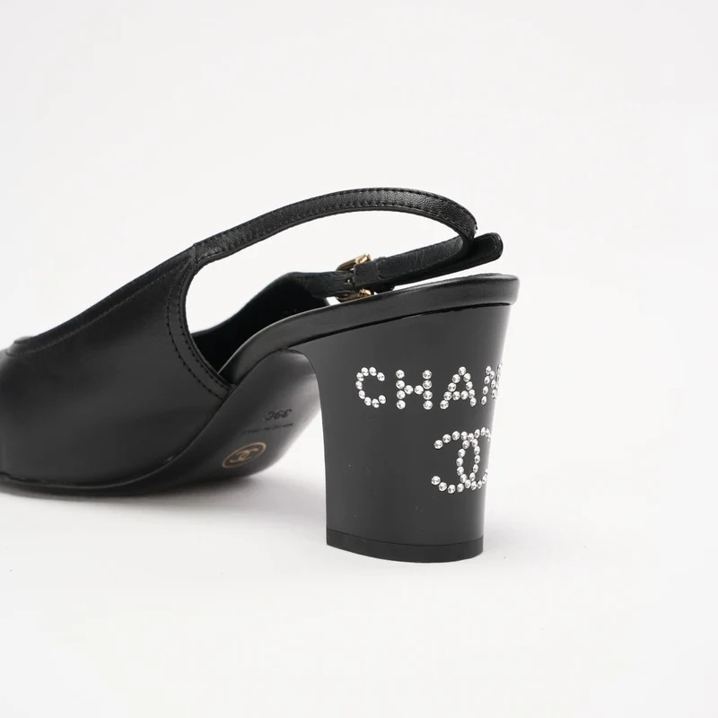 Chanel Slingback mit Strasssteinen an der Ferse, Schwarz, Größe 39C