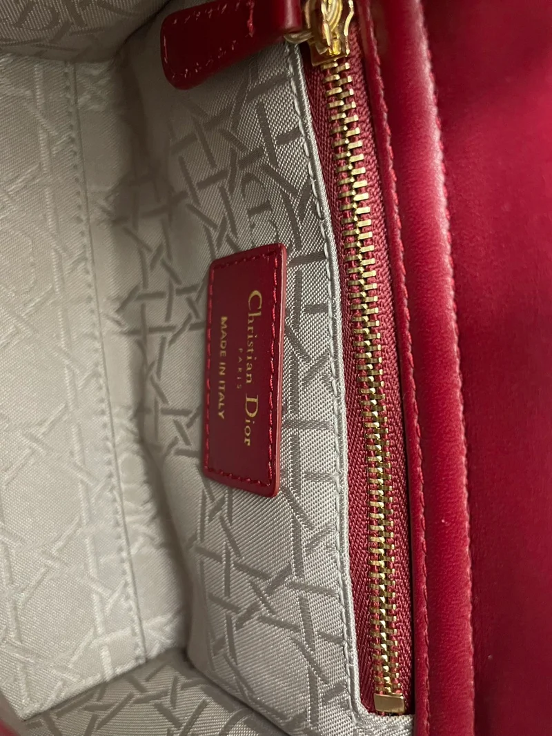 Christian Dior Mini Lady Dior Tasche mit Kette, kirschrotes Lammleder, 2018