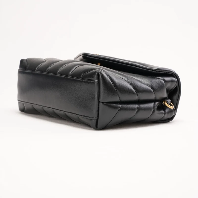 Saint Laurent Schwarze Loulou Toy Crossbody-Tasche aus Leder 2024