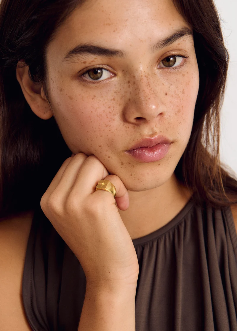 Brownie logo ring