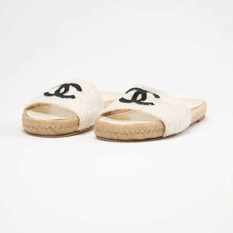 Chanel Tweed Grosgrain CC Mule Slides in Elfenbein und Schwarz 38