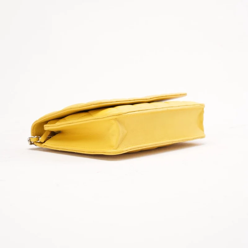 Chanel Classic Wallet On Chain (WOC) aus gelbem Lammleder, 2015