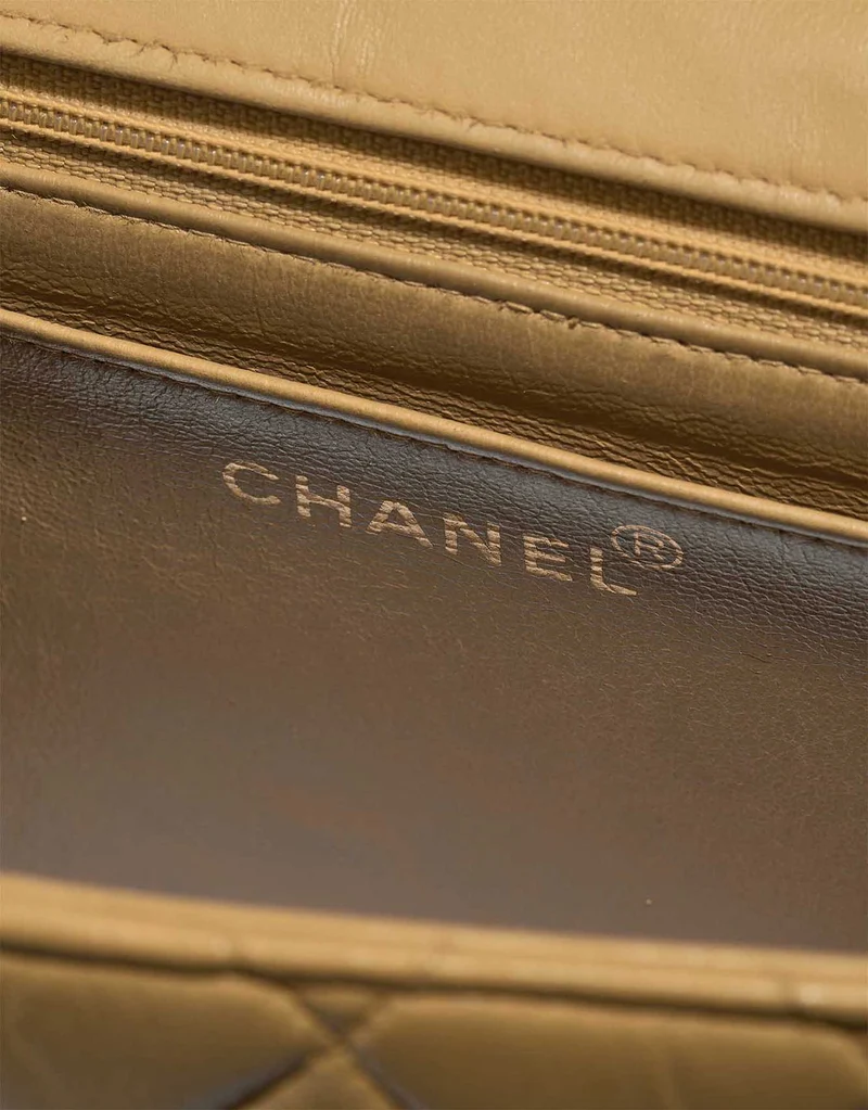 Chanel Vintage Timeless Maxi Lammbeige 1996