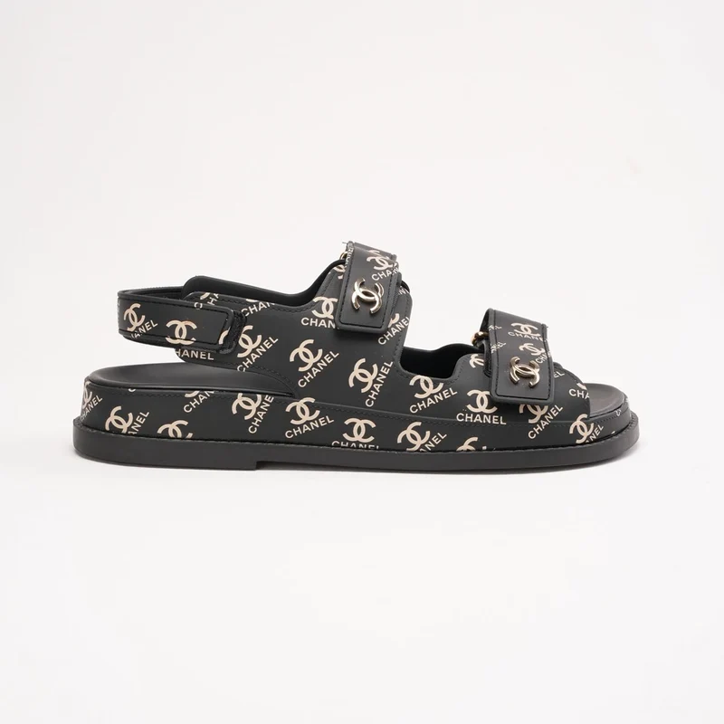 Chanel CC Logo Print Gummisandalen „Dad Sandals“, Schwarz, Größe 39