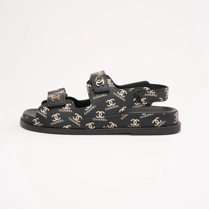 Chanel CC Logo Print Gummisandalen „Dad Sandals“, Schwarz, Größe 39