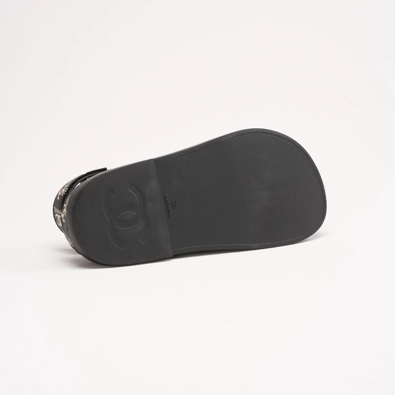 Chanel CC Logo Print Gummisandalen „Dad Sandals“, Schwarz, Größe 39