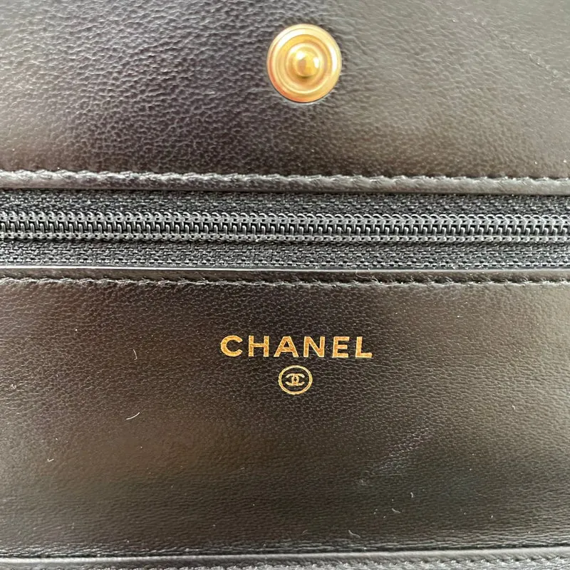 Chanel Chevron Wallet on Chain WOC Lammleder Schwarz 2017