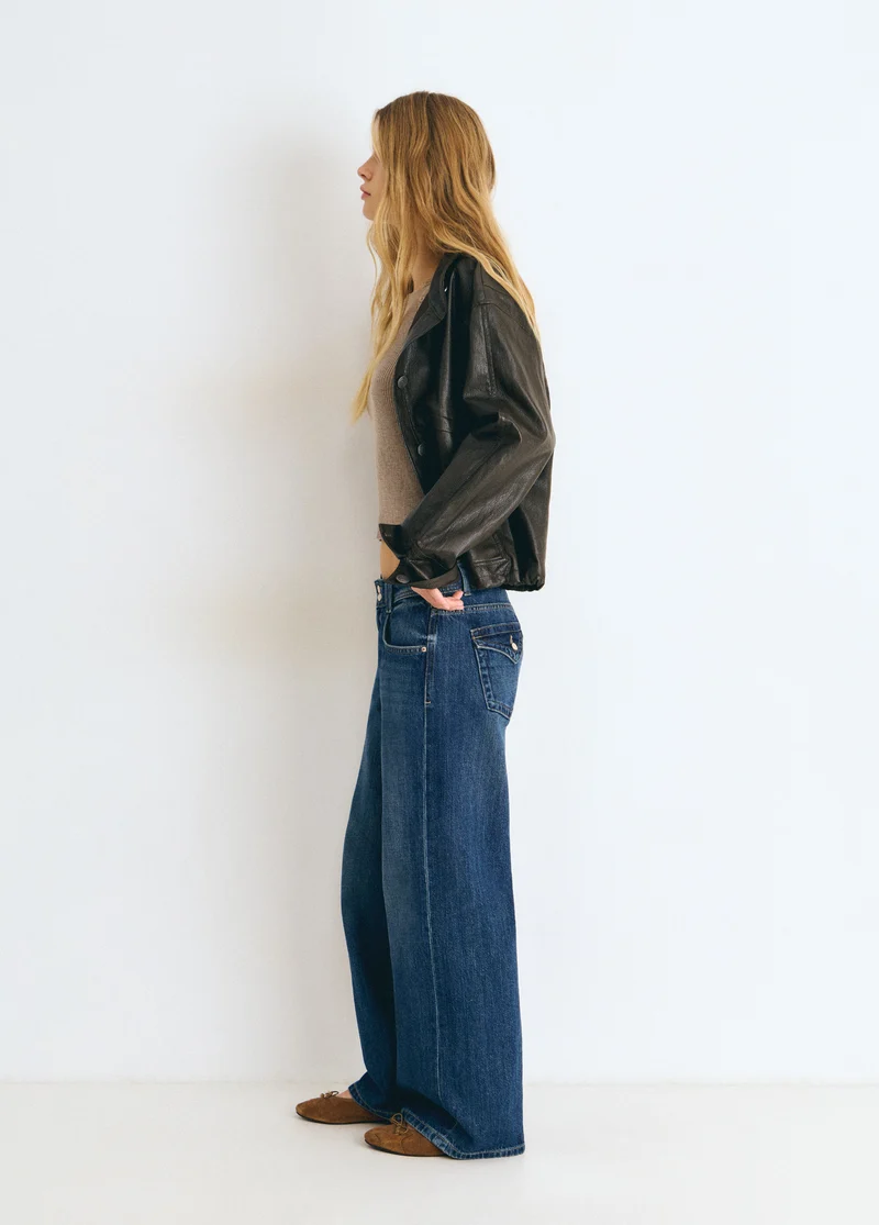 Low-rise wide-leg jeans