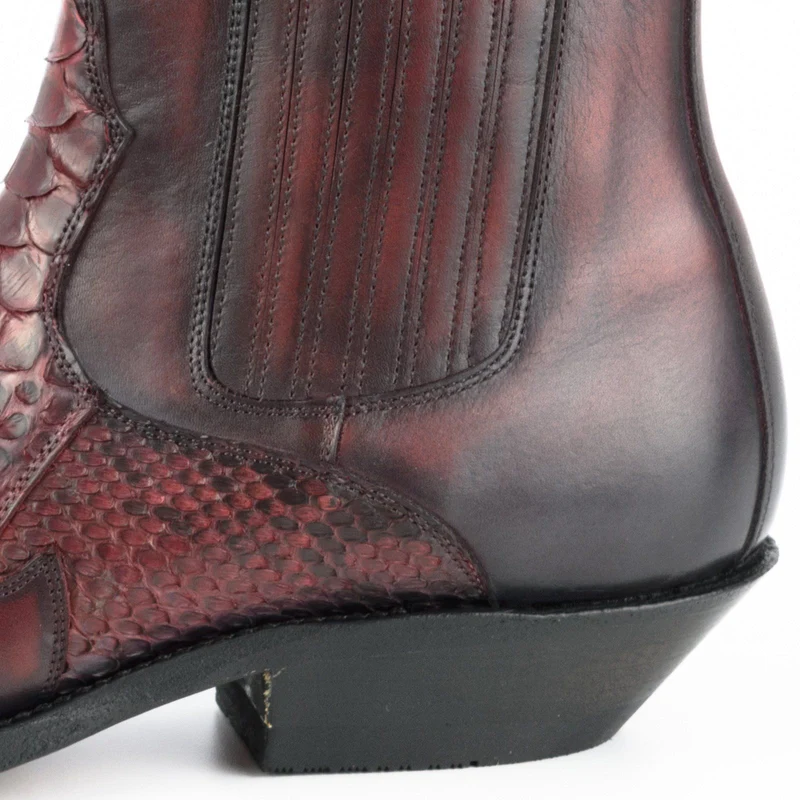 Urban Cowboy-Stiefeletten 2500 für Herren und Damen aus exotischem Leder in Rot und Dunkelrot