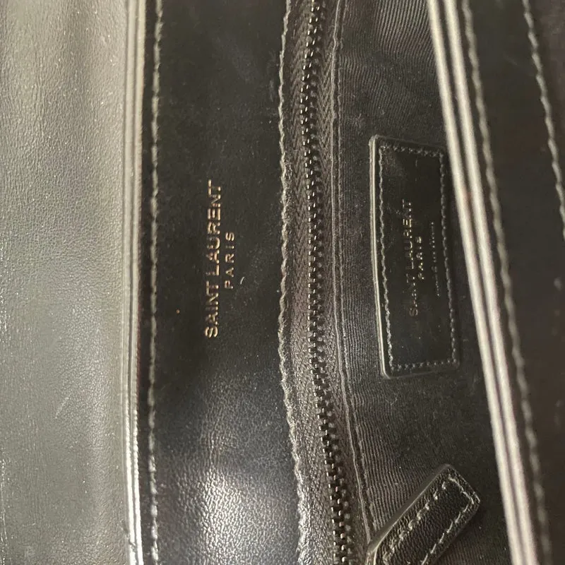 Schwarze Saint Laurent Toy Loulou Kettentasche aus Y-gestepptem Kalbsleder