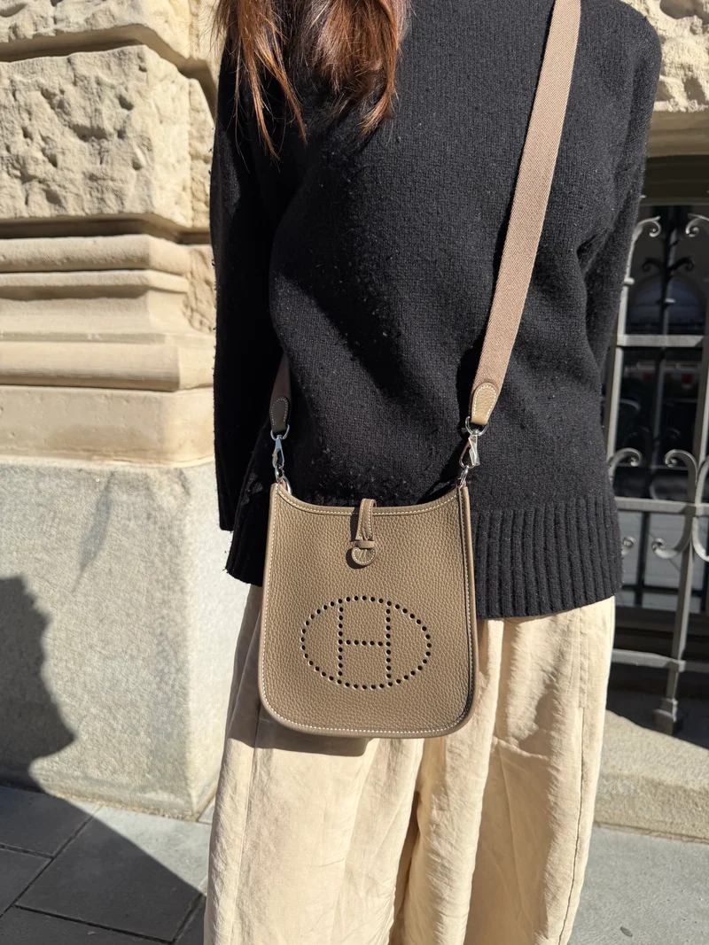 Hermès Evelyne 16 Étoupe Taurillon Clémence Leder Palladium