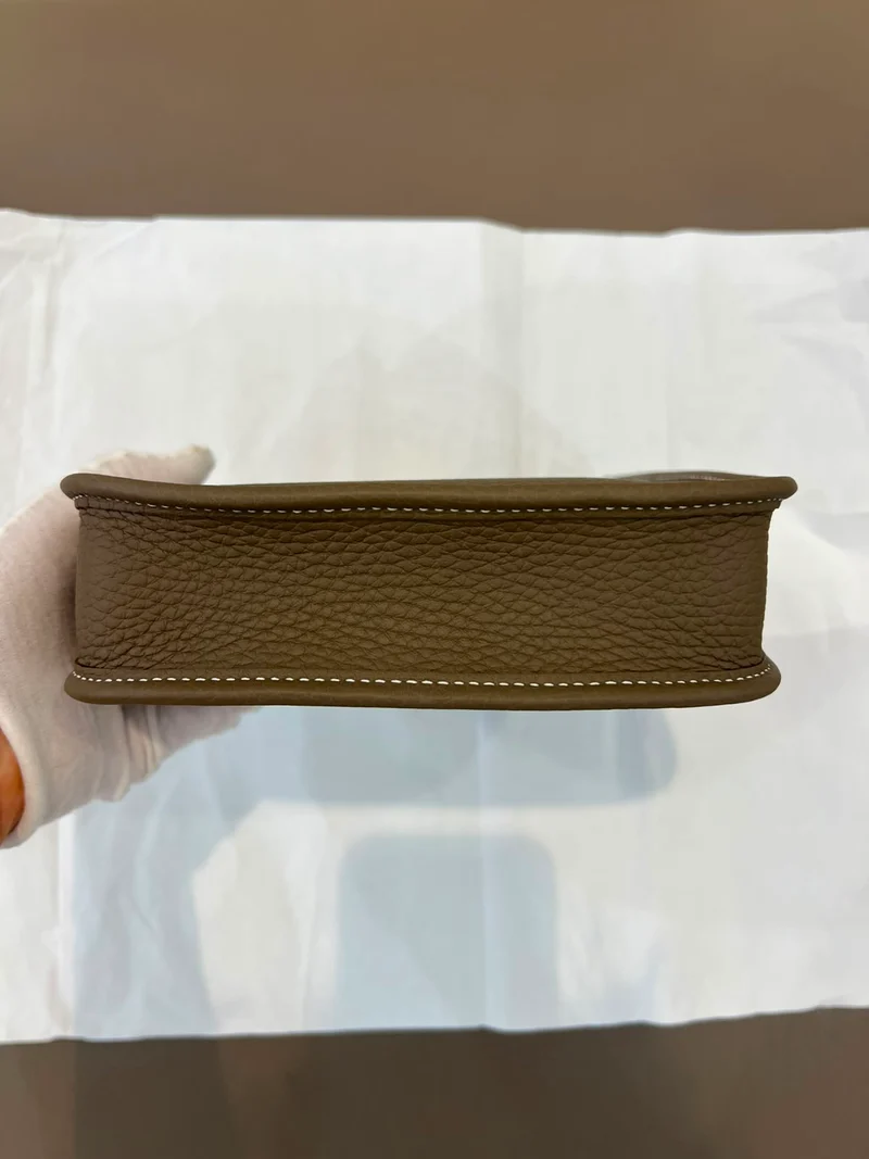 Hermès Evelyne 16 Étoupe Taurillon Clémence Leder Palladium