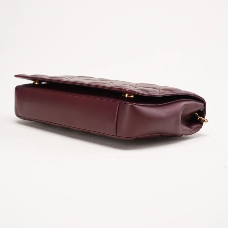 Chanel Große Klassische Klapptasche aus Lammleder, Burgunderrot, 2014