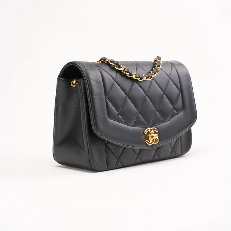 Chanel Vintage Kleine Diana Klappentasche aus Lammleder, Schwarz, 1997