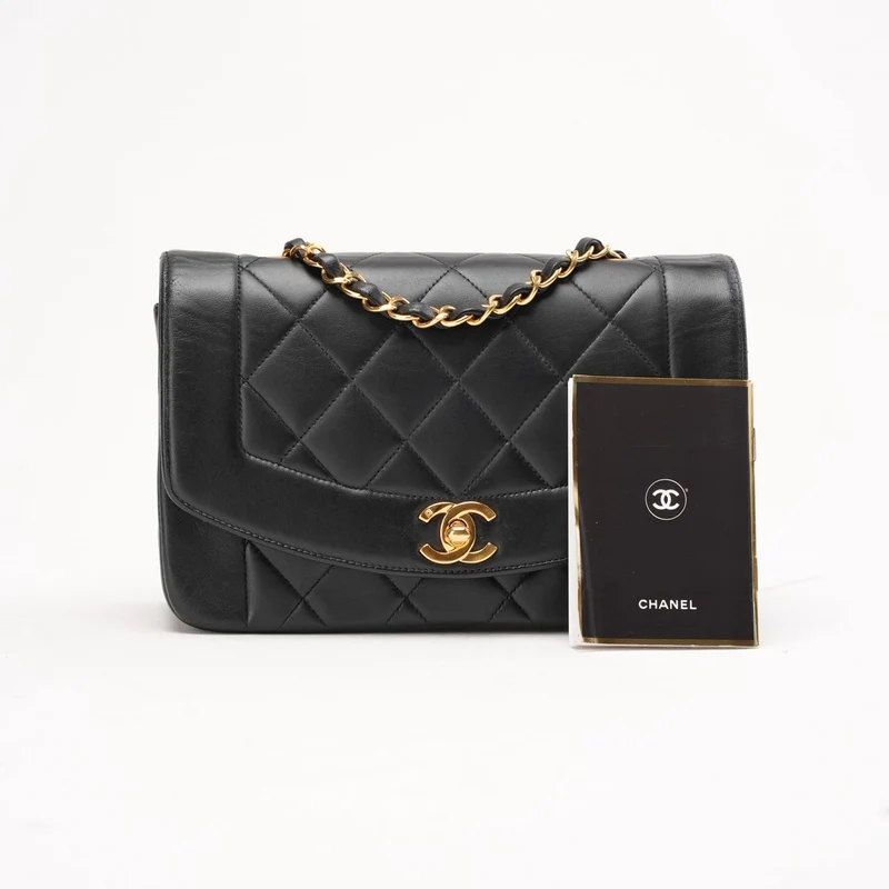 Chanel Vintage Kleine Diana Klappentasche aus Lammleder, Schwarz, 1997