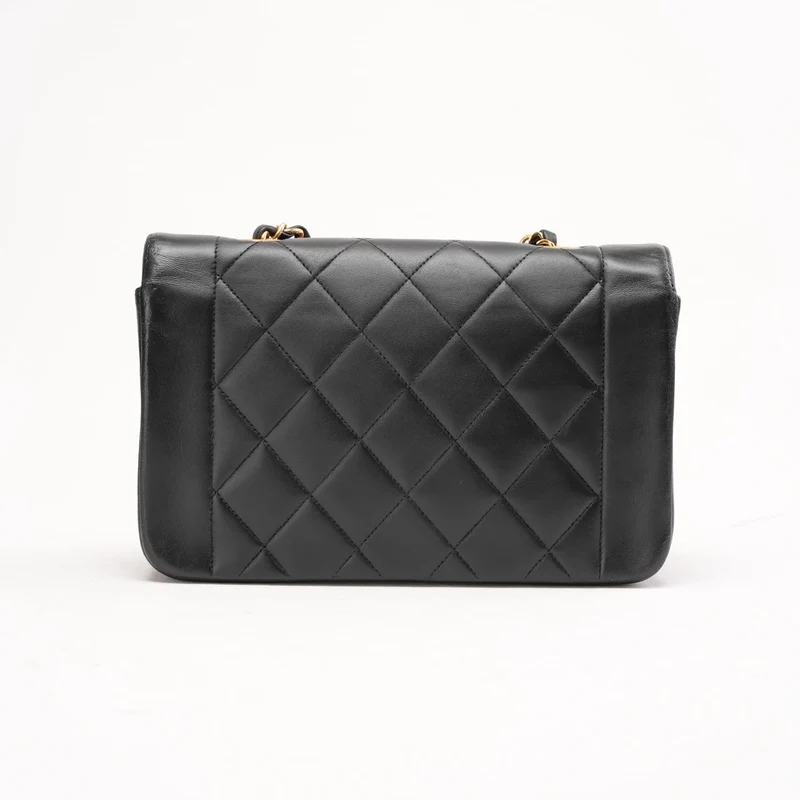 Chanel Vintage Kleine Diana Klappentasche aus Lammleder, Schwarz, 1997