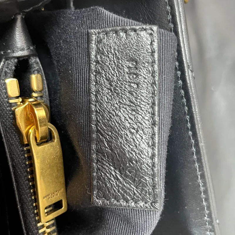 Saint Laurent Loulou Medium Schwarz 2020