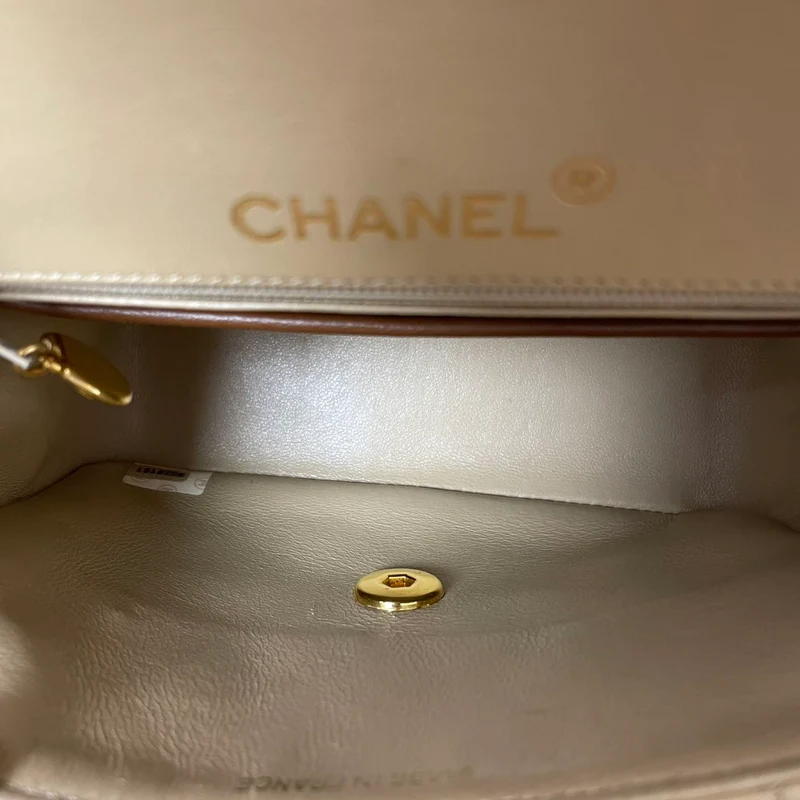 Chanel Vintage Beige Zweifarbige Mini Square Flap Bag aus Lammleder 1991