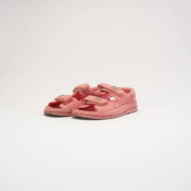 Chanel Sandalen „Dad“ aus rosa Stoff, Größe 38.5